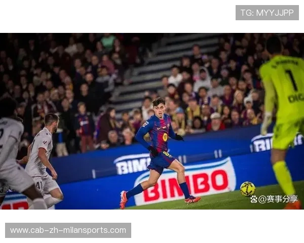 巴萨核心直塞穿透，拉菲尼亚近角低射建功